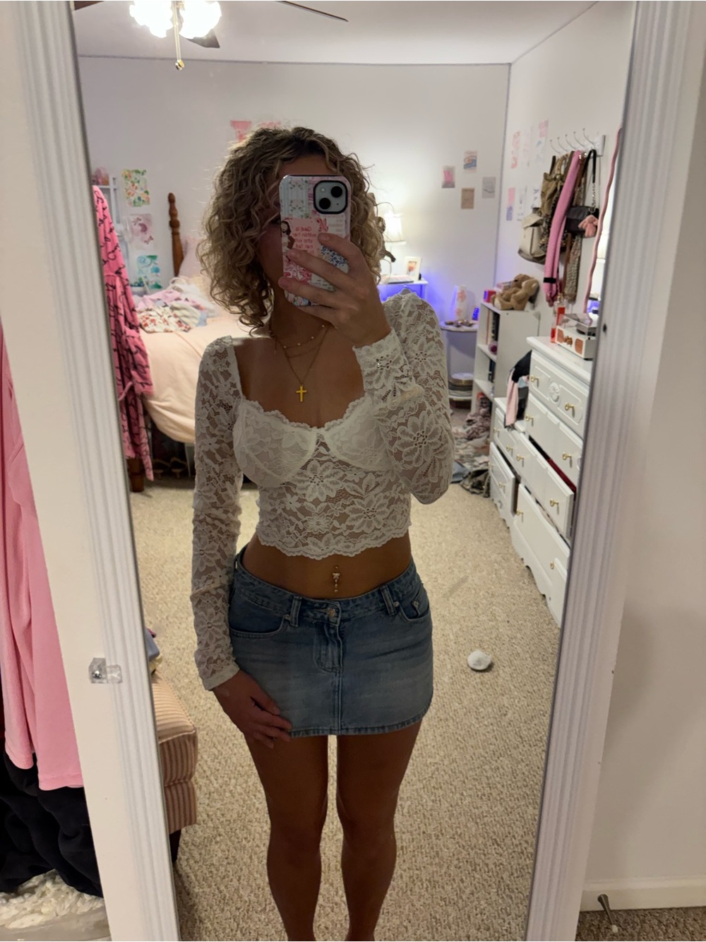 Forever 21 White Lace Long-Sleeve Cropped Top